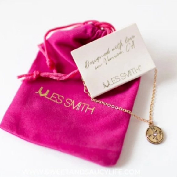 Jules Smith Wanderlust Compass Bracelet - Picture 2 of 3